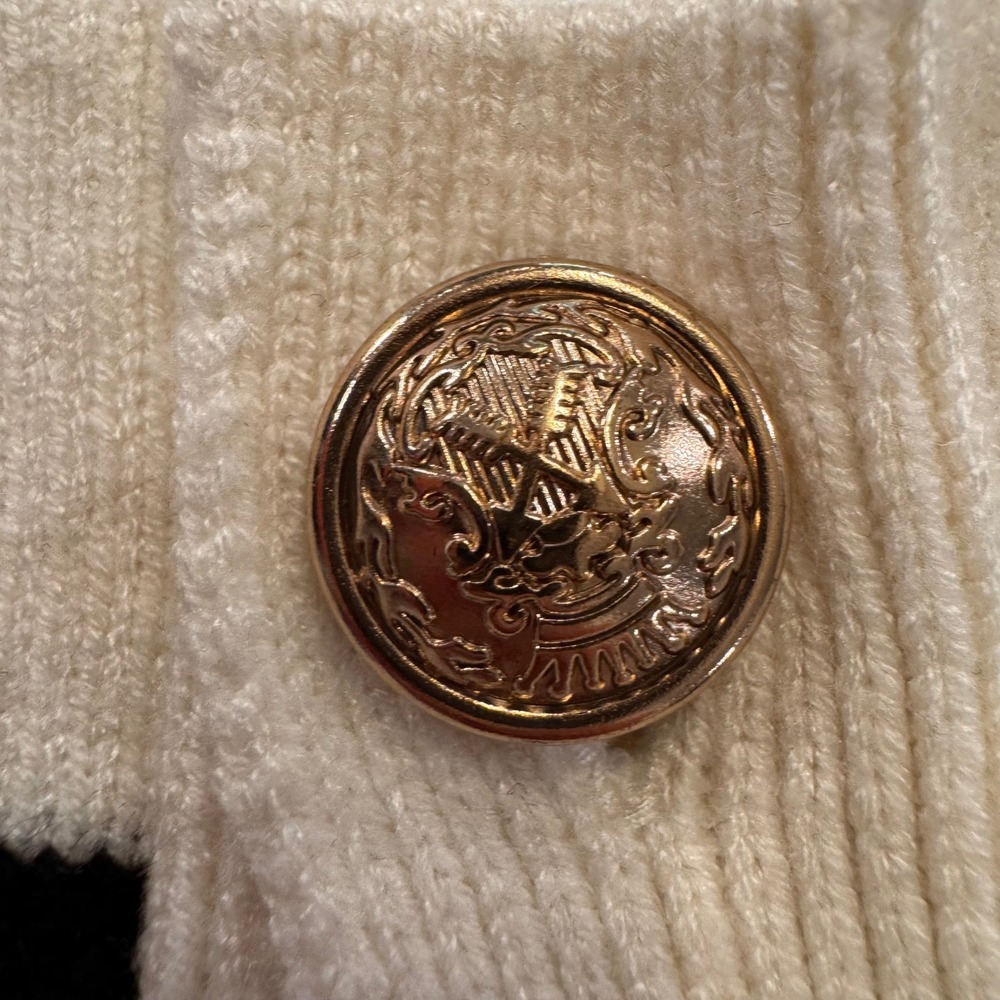 Tahari Cable Knit Cardigan Gold Button Preppy Old Money Quiet Luxury Cream Sz M - Picture 10 of 11